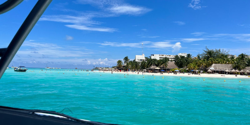 isla-muejeres-seaweed-free-00